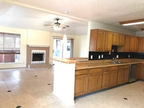 Building Photo - 2118 Endicott Ln