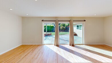 Building Photo - 207 Knight Dr