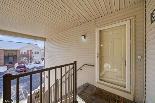 Building Photo - 8 Jennifer Dr