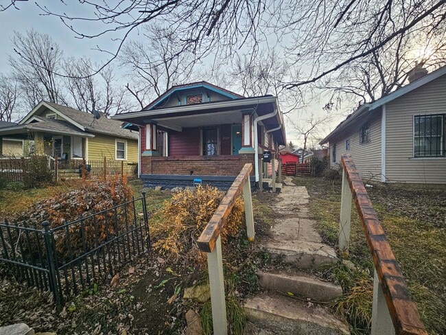 Photo - 2523 E 18th St House