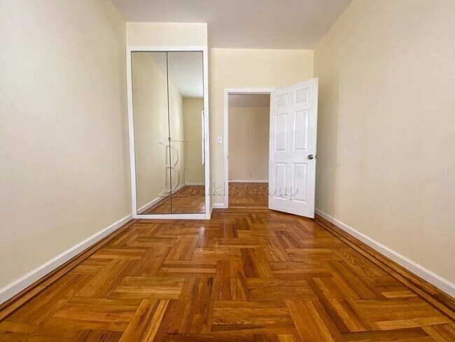 Foto del edificio - 25-72-72 43rd St