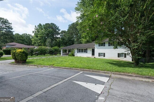 Building Photo - 1025 Hilburn Dr SE