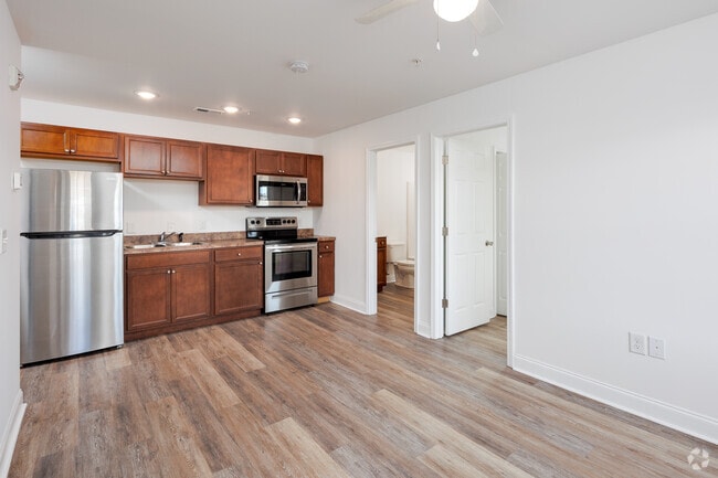 Building Photo - 1200 Hemingway Chapel Rd