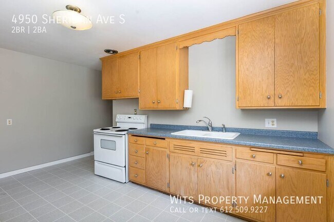 Building Photo - 2 Bedroom Duplex Near Lake Harriet