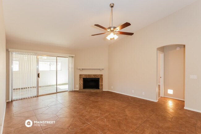 Foto del edificio - 7744 W Yucca St