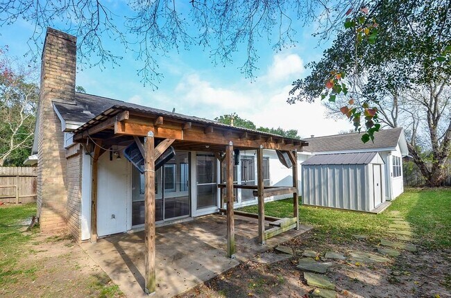 Building Photo - 15815 Boulder Oaks Dr