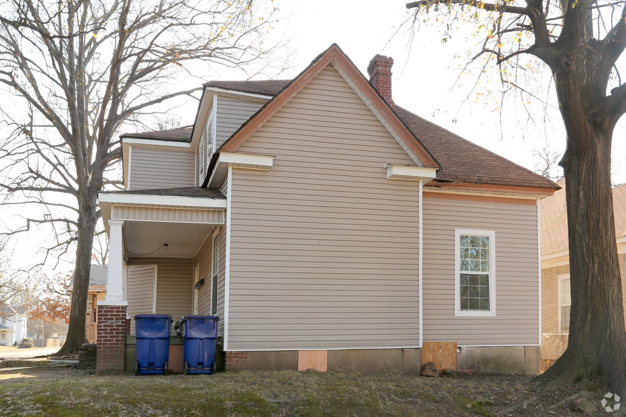 Building Photo - 1800 N G St