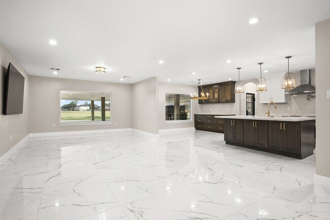 Foto del edificio - 4002 Dixie Farm Rd