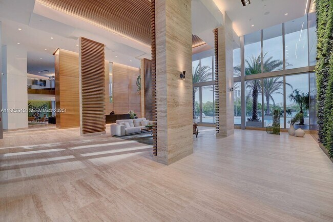 Foto del edificio - 16385 Biscayne Blvd