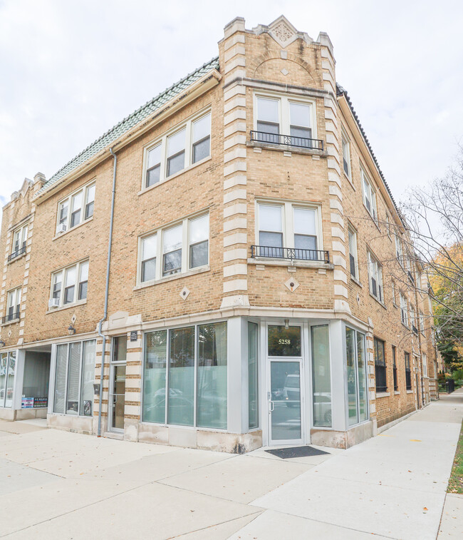 Building Photo - 5258 N Damen Ave