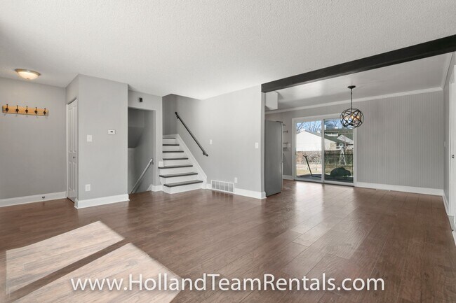 Foto del edificio - Updated Littleton House in GREAT LOCATION near Streets of SouthGlenn
