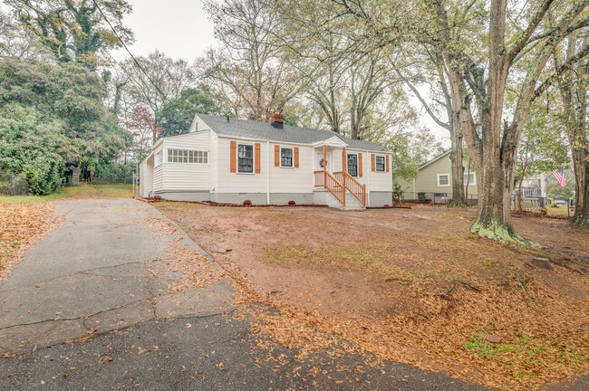 Building Photo - 107 S Estate Dr