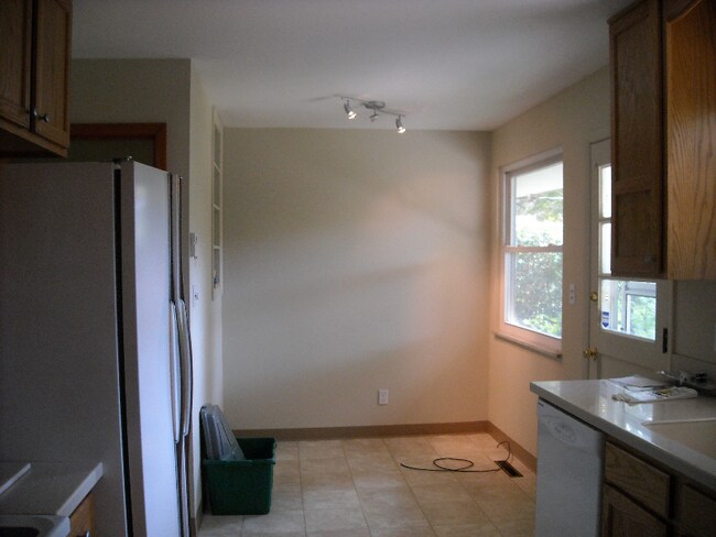 Foto del edificio - 353 E Clearview Ave