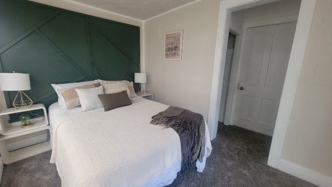 Building Photo - 4825 Calvert St