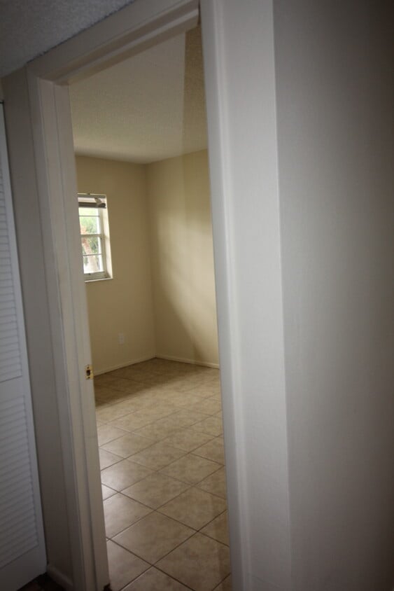 Primary Photo - 462 Fairways Cir, D203