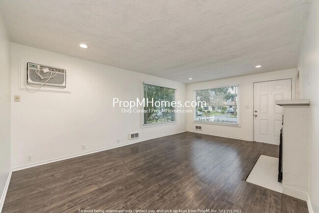 Building Photo - Updated Cozy 2 Bedroom Home in South Centr...