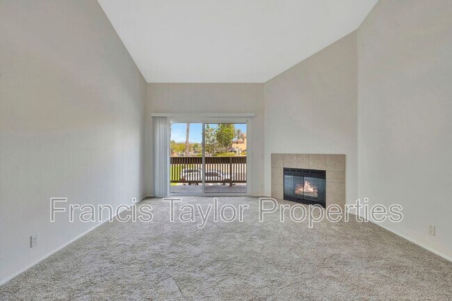 Foto del edificio - 225 W El Norte Pkwy