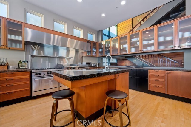 Foto del edificio - 35121 Beach Rd