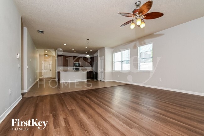 Foto del edificio - 7724 Tangle Rush Dr