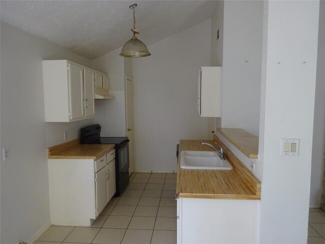 Building Photo - 6939 Greenyard Dr