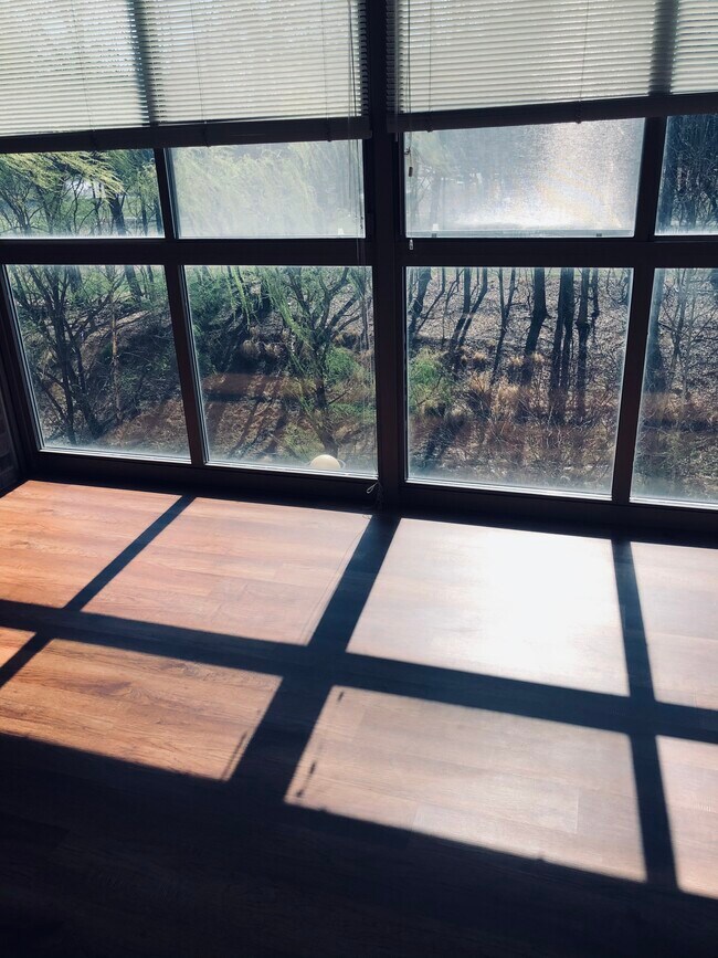 Interior of solarium - 3200 N Leisure World Blvd