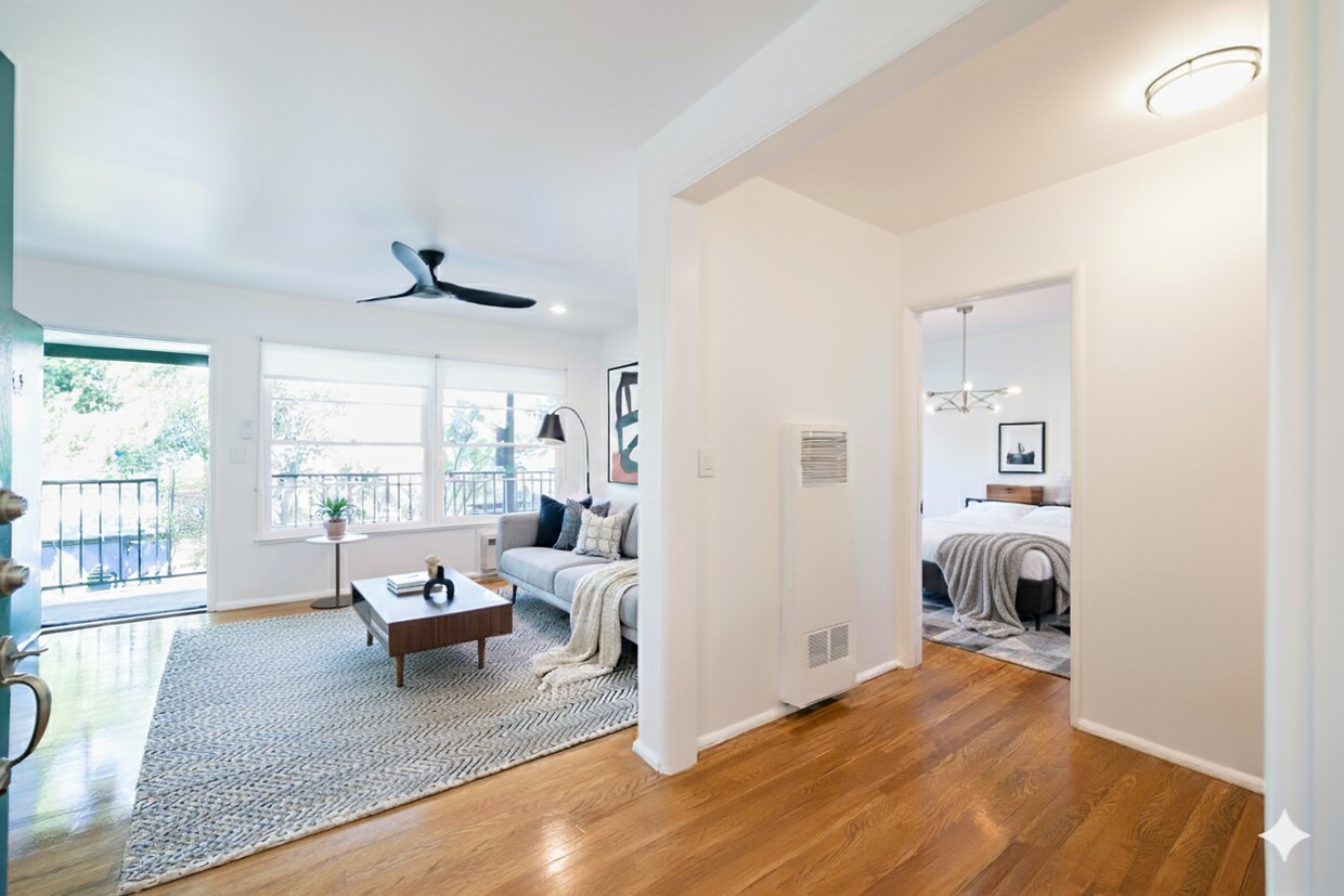 Foto principal - 11638 Riverside Dr