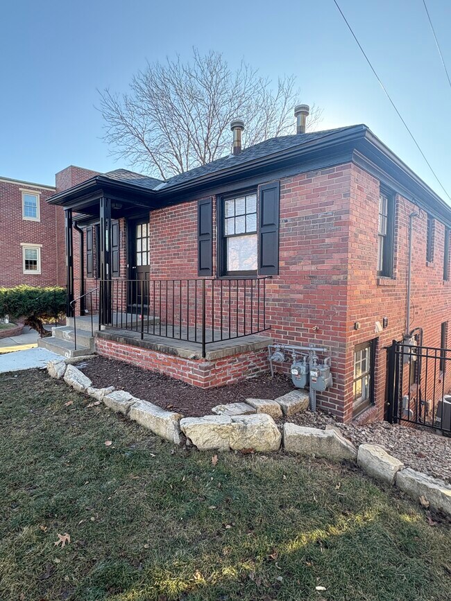 Foto del edificio - 4729 Bancroft Ave