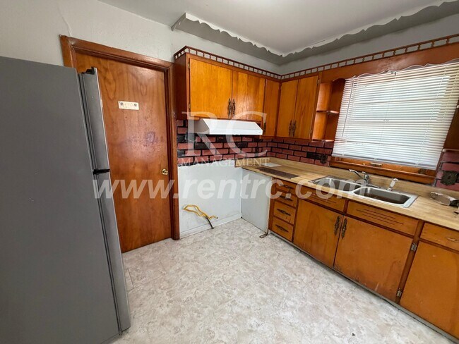 Foto del edificio - 919 Martin-