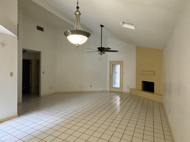 Foto del edificio - 7126 Fort Collins Dr