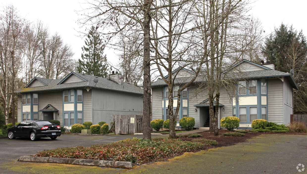 2284522857 SW Washington St, Sherwood, OR 97140 Apartments in
