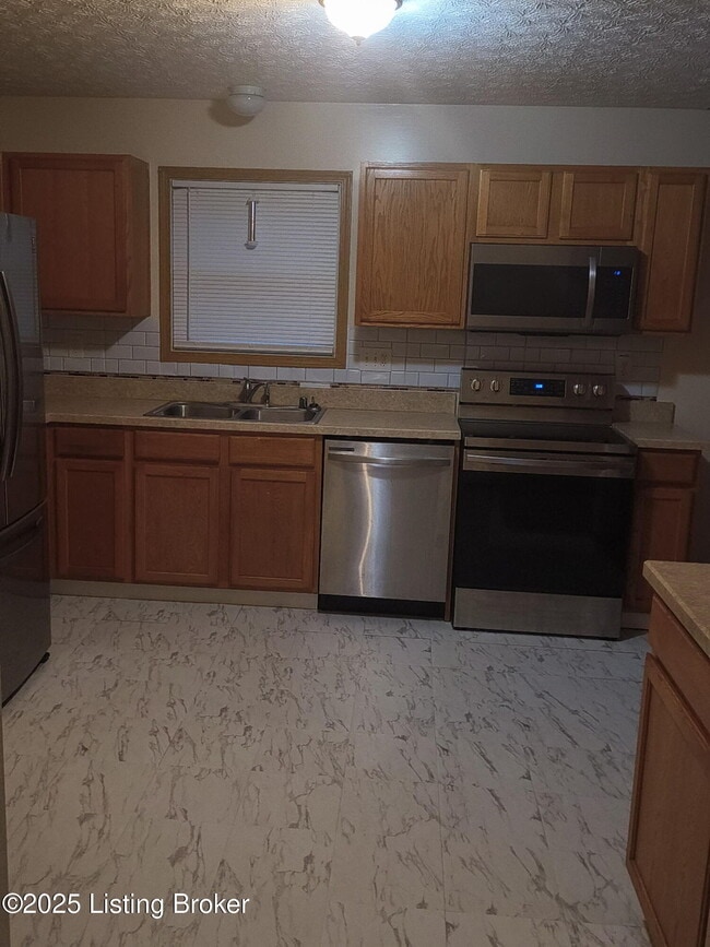 Foto del edificio - 5303 Bannon Crossings Dr