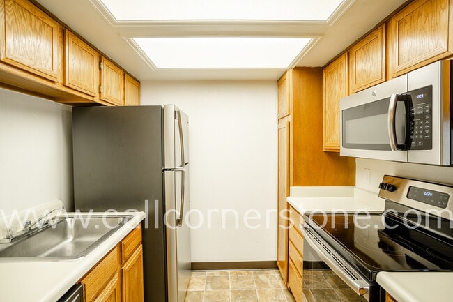 Building Photo - 850 Tenderfoot Hill Rd