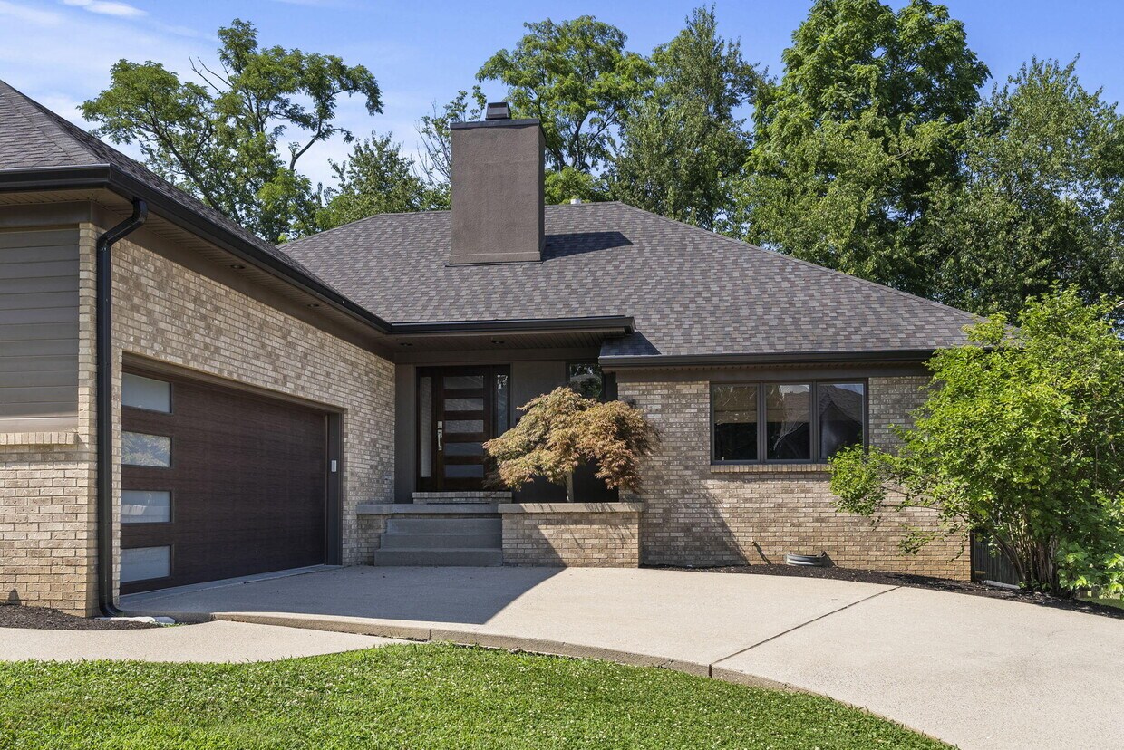 Primary Photo - 1233 Sherborne Pl
