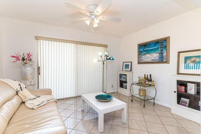 Foto del edificio - 6861 Moonlit Dr