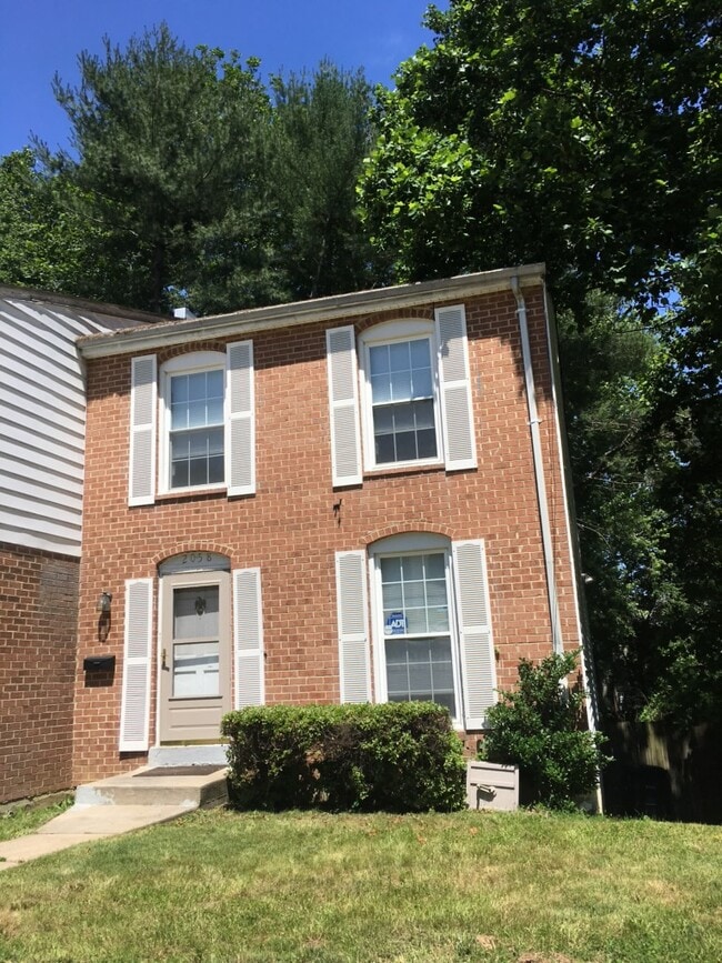 Building Photo - 2058 Chadwick Ter