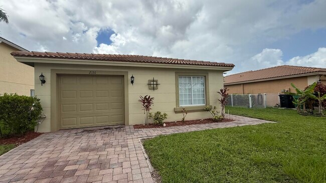 Building Photo - 2131 Newport Isles Blvd