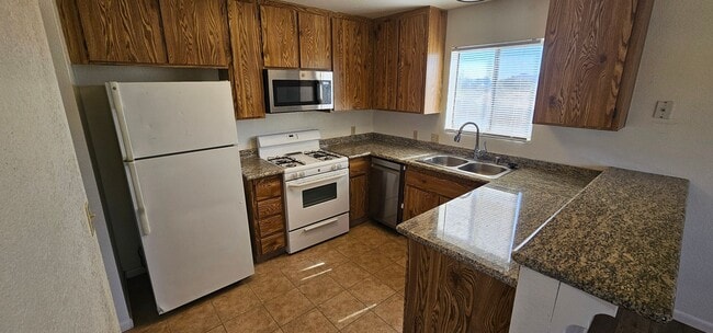 Building Photo - PLACE-1332 N El Prado St