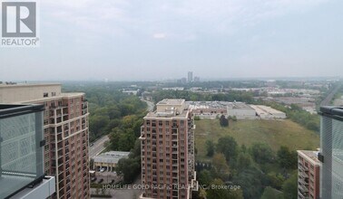 Building Photo - 20 Inn On The Pk Dr