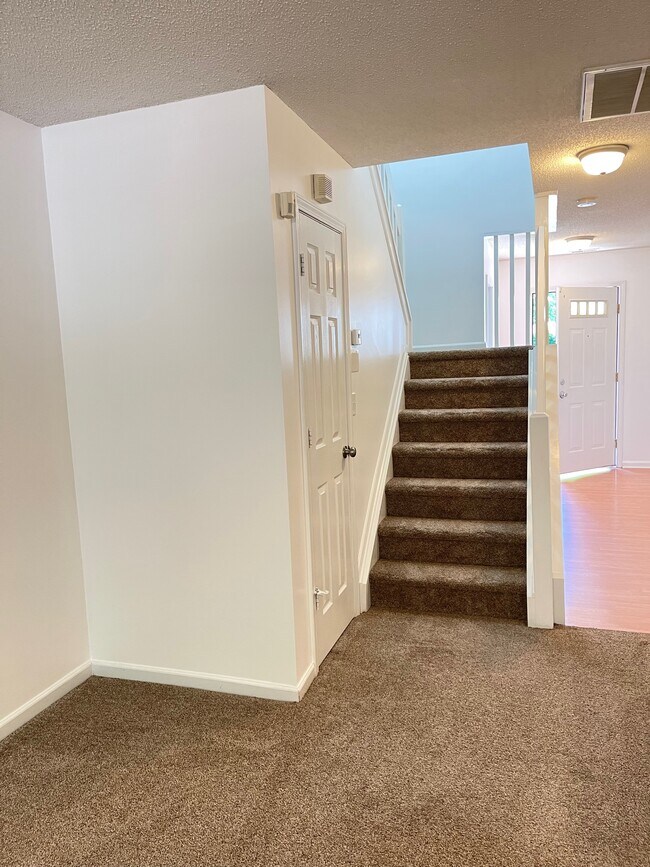 Stairs - 10143 University Park Ln