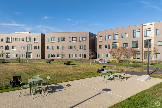 Building Photo - Meadows Apartments