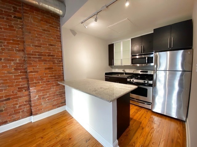 Primary Photo - 2202 N Clark St