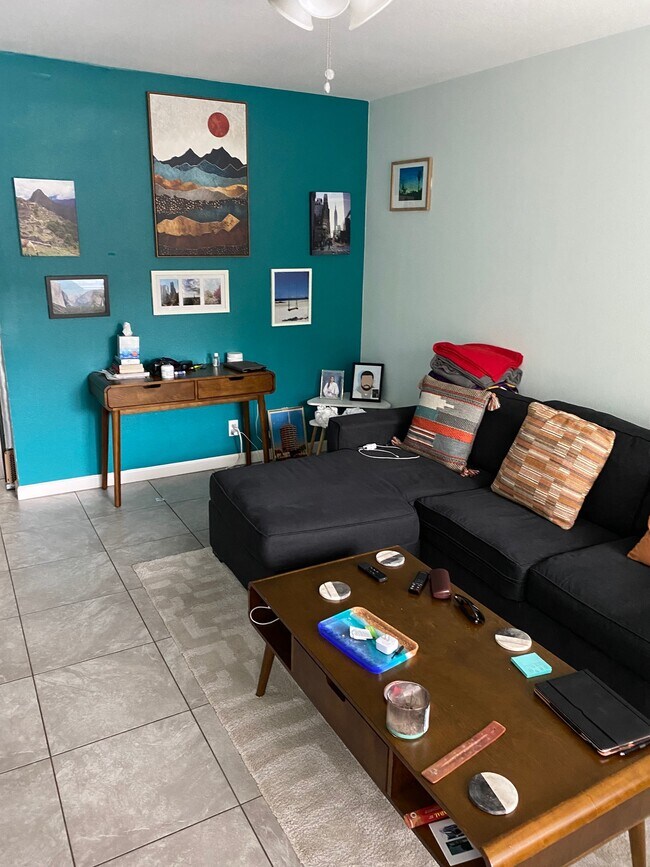 Foto del edificio - 1609 Valleyridge Dr