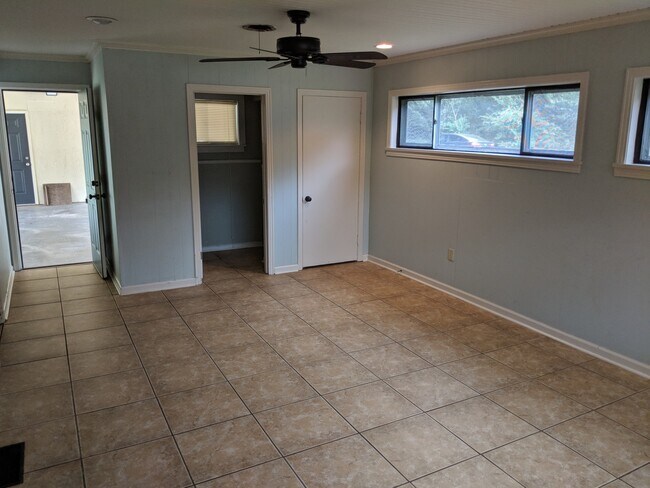 Foto del edificio - West Side Russellville Three Beds and Two ...