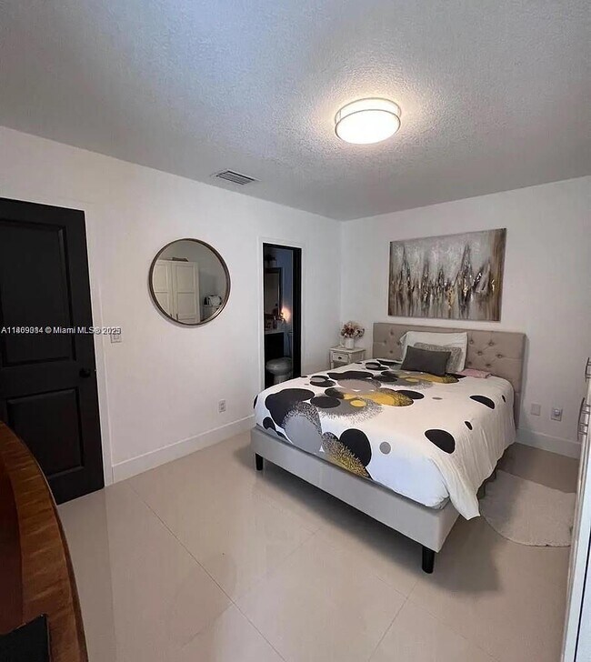 Foto del edificio - 3 bedroom in Miami Lakes FL 33014