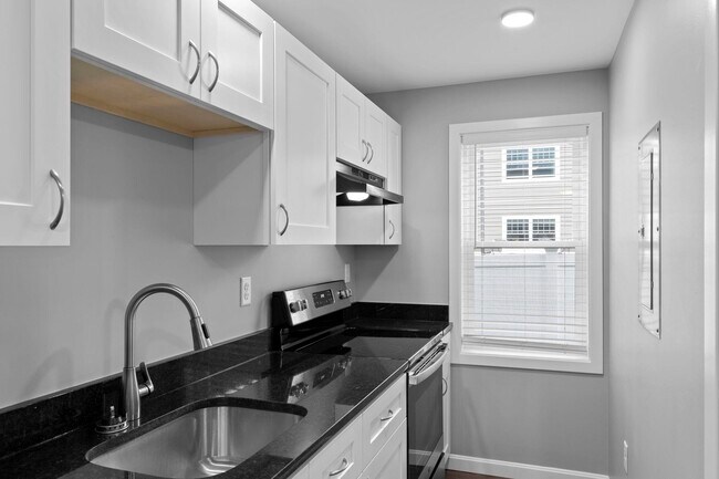 Building Photo - 10 Monarch Way