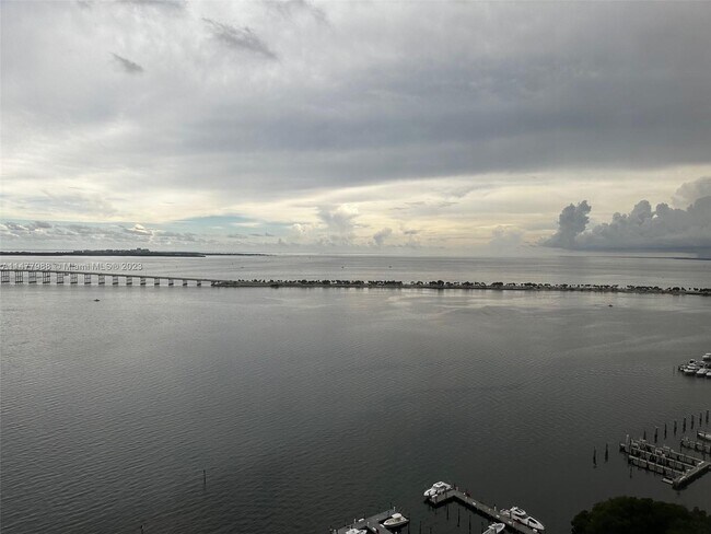 Building Photo - 1541 Brickell Ave