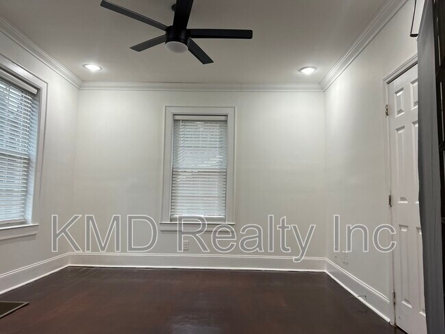 Foto del edificio - 424 Woodvale Pl