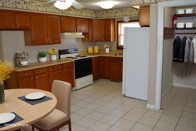 Foto del edificio - FOR RENT: 2 Bedroom House