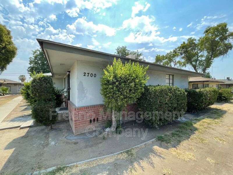 2706 N First St, Fresno, CA 93703 Condo for Rent in Fresno, CA