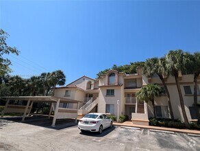 Building Photo - 15201 Glenmoor Dr